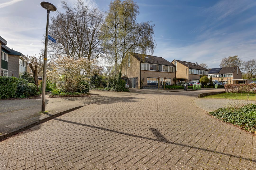 Foto 37 van van Effenstraat 1