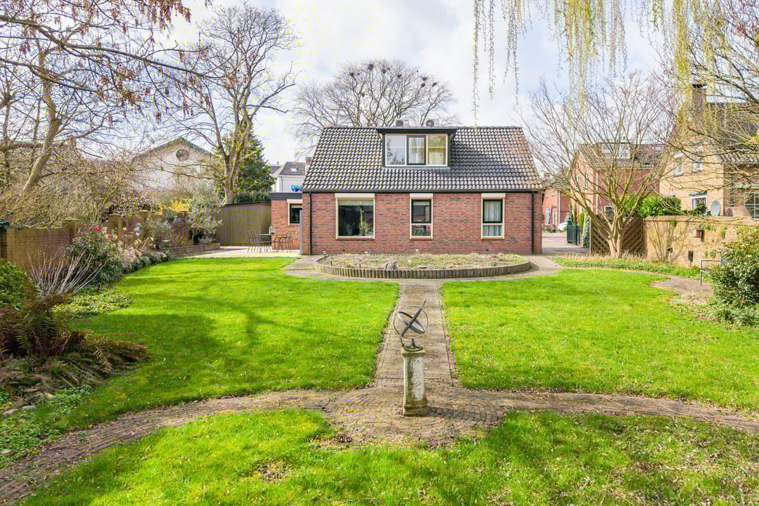 Photo 37 of Waterstraat 8