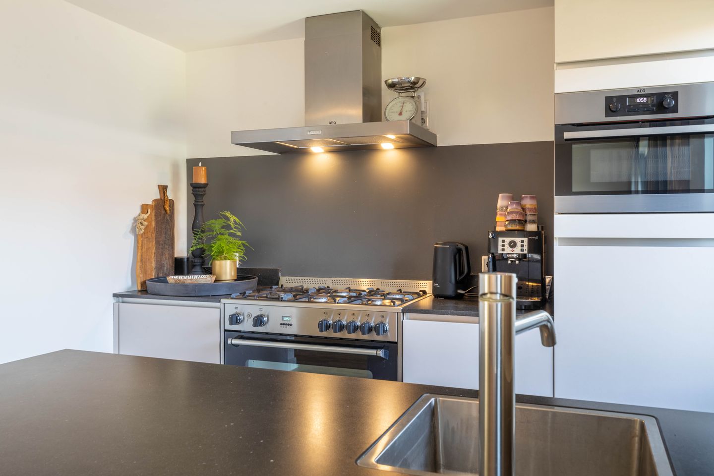 Photo 10 of Deken van der Waardenlaan 6