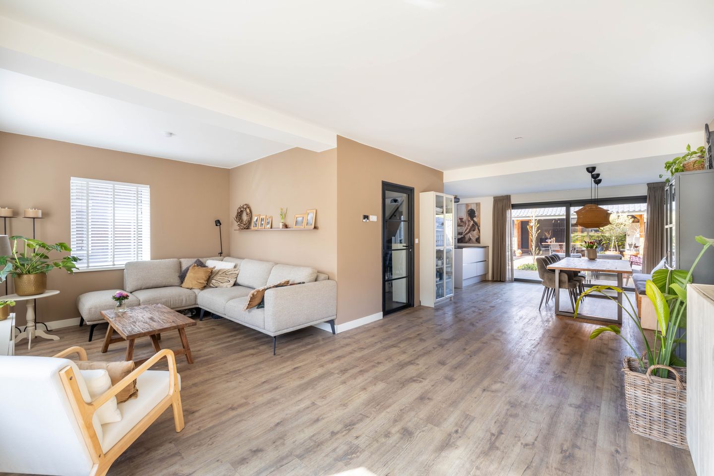 Photo 14 of Deken van der Waardenlaan 6