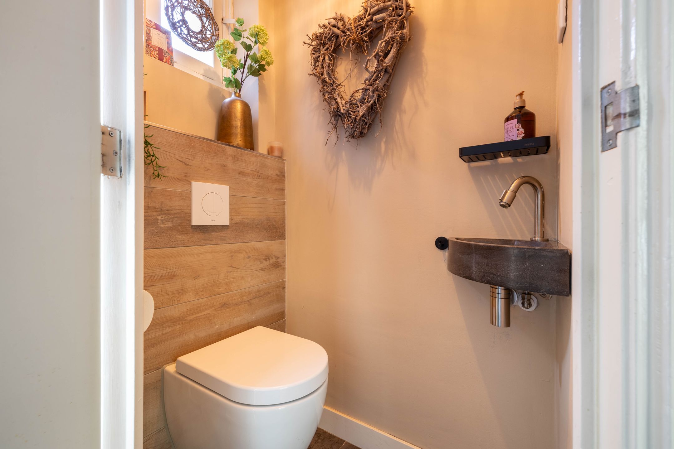 Photo 18 of Deken van der Waardenlaan 6