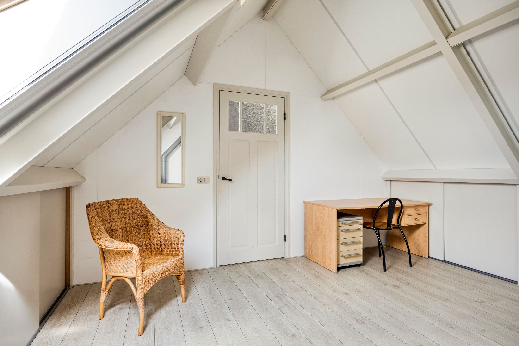 Spacious detached farmhouse with care apartment and garage in rural Beers — 39