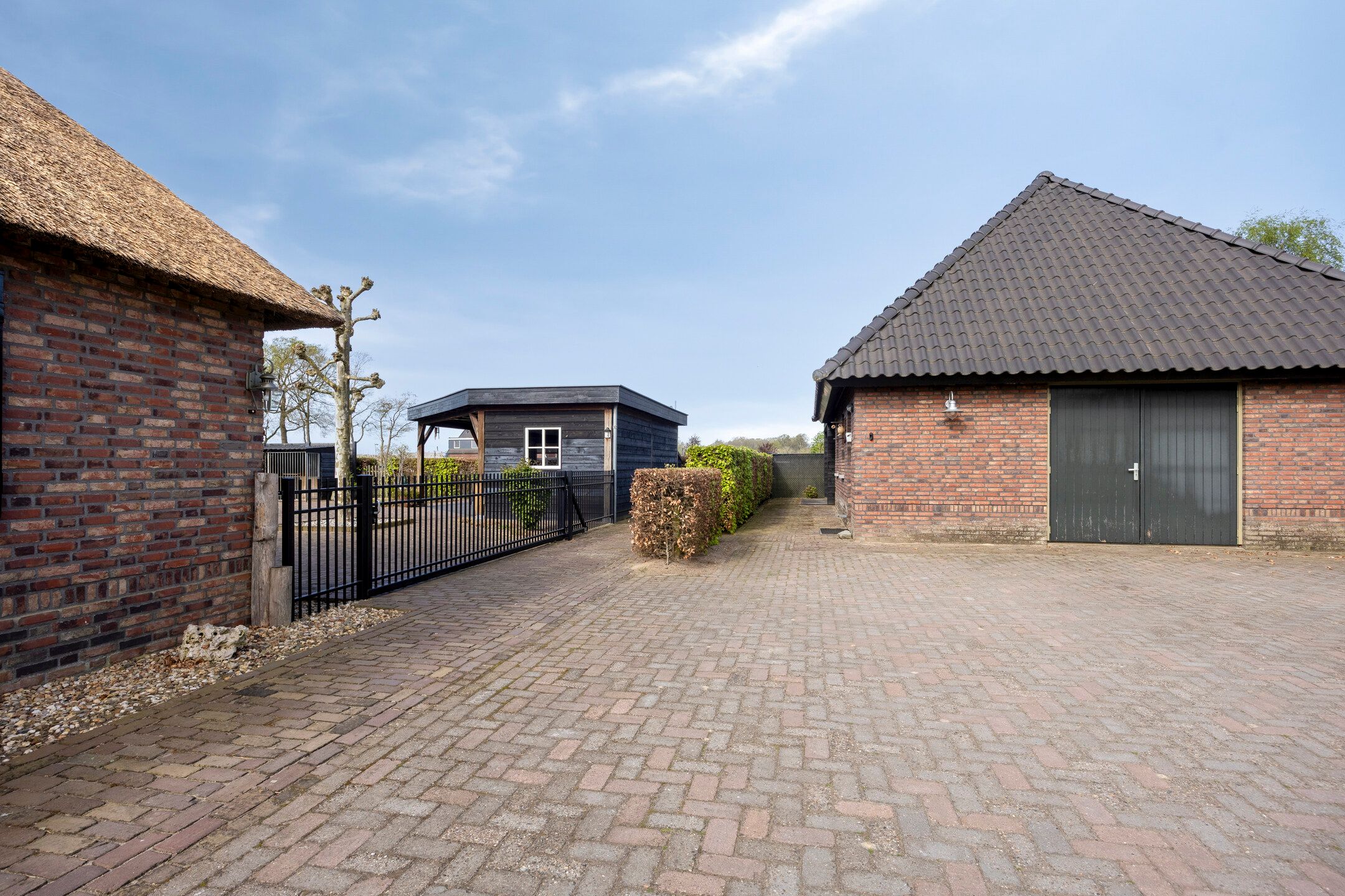 Spacious detached farmhouse with care apartment and garage in rural Beers — 60