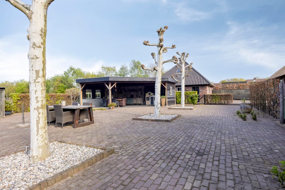 Spacious detached farmhouse with care apartment and garage in rural Beers — 53