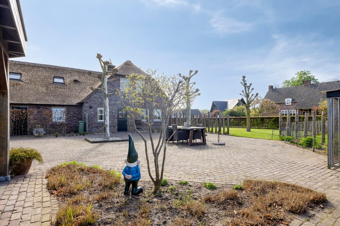 Spacious detached farmhouse with care apartment and garage in rural Beers — 52