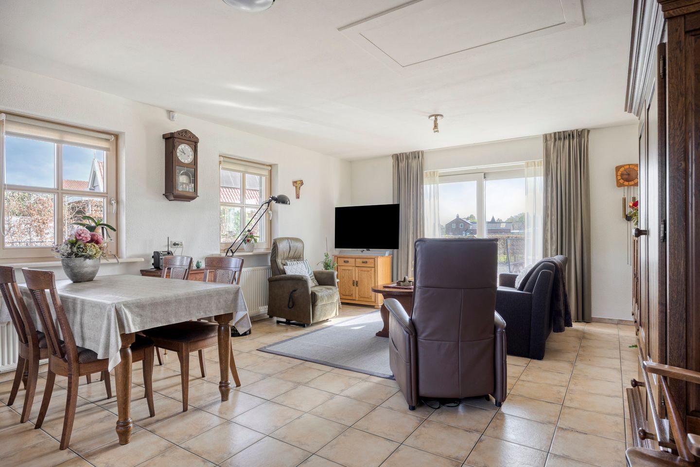 Spacious detached farmhouse with care apartment and garage in rural Beers — 44