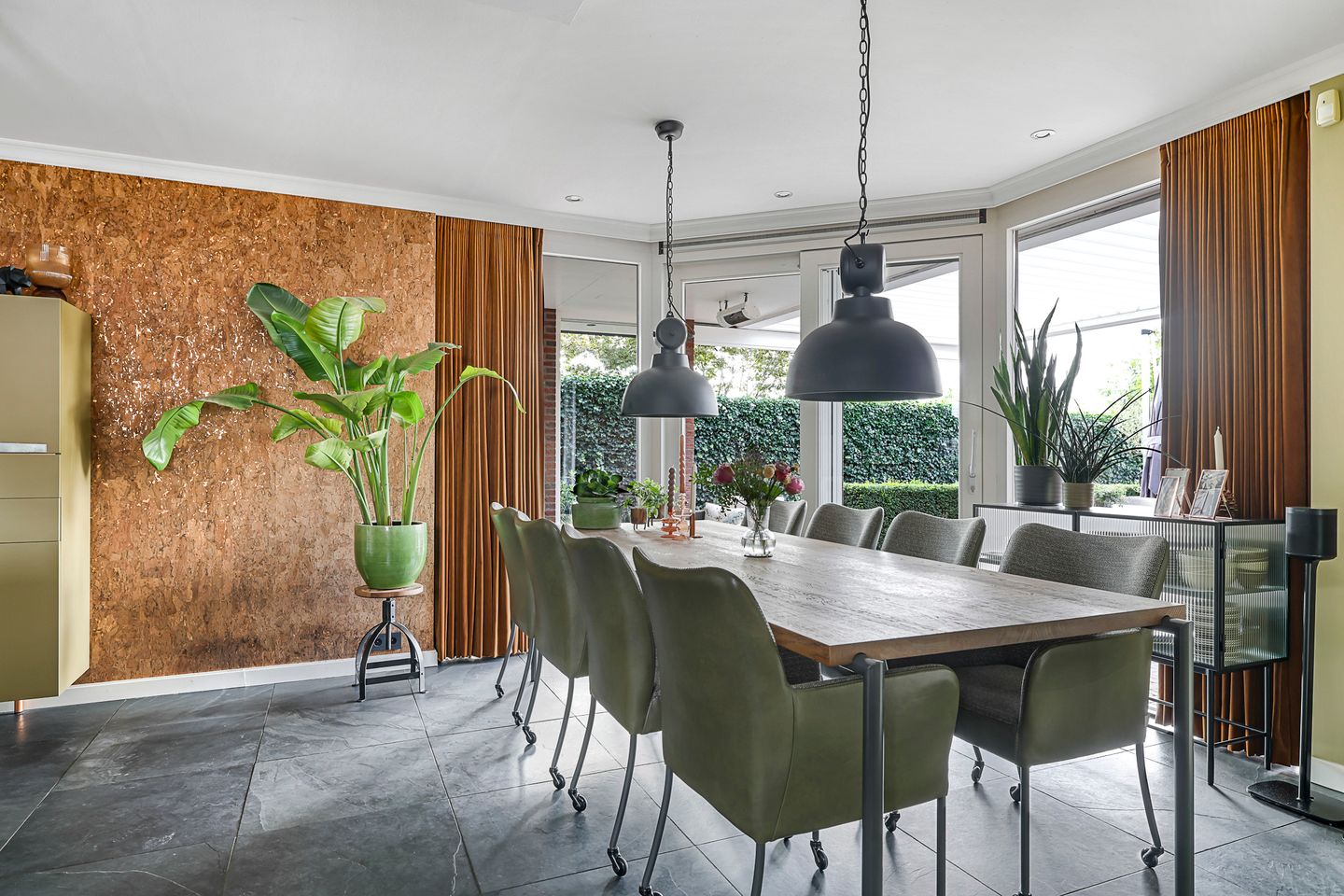 Photo 25 of Warnersstraat 4