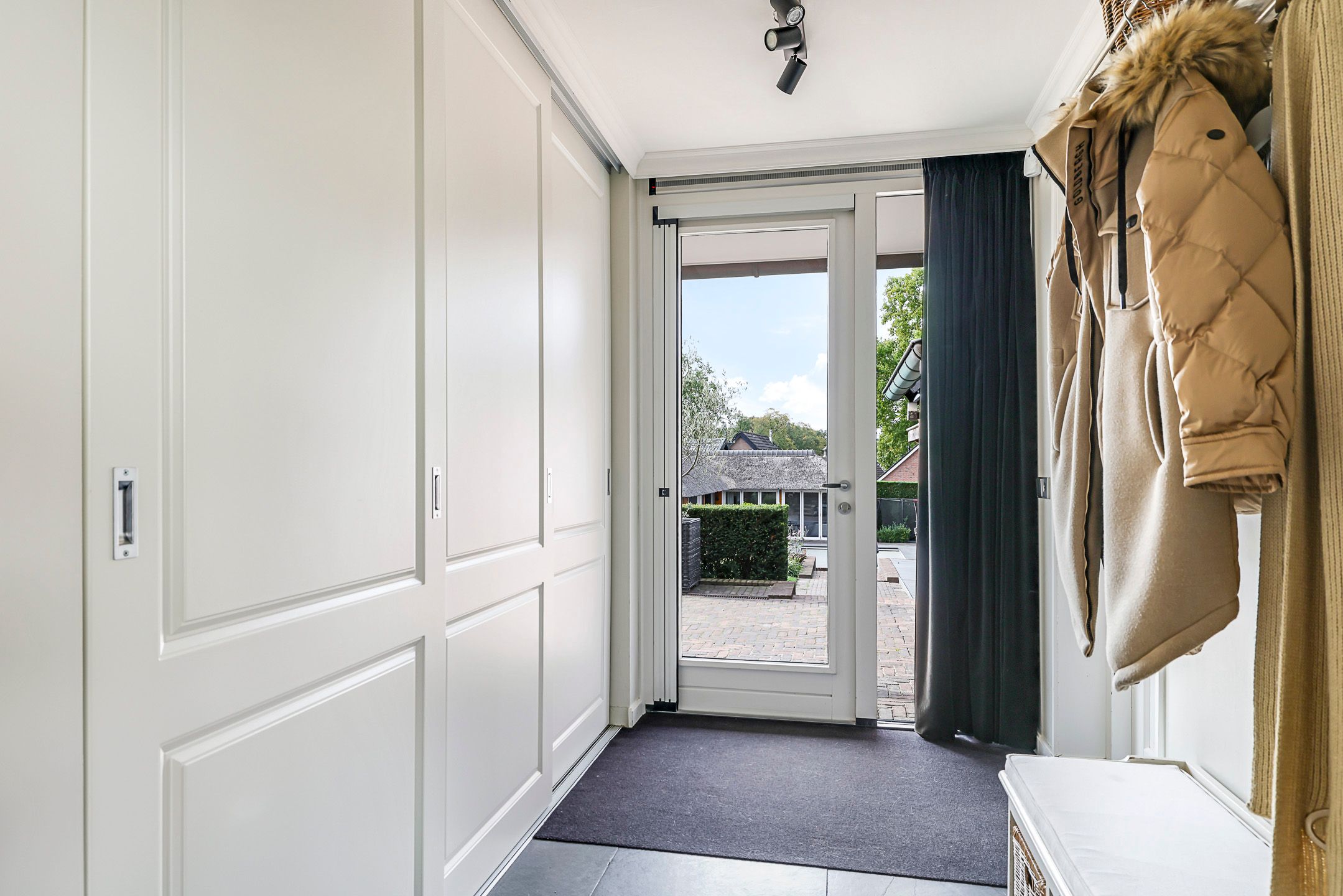 Photo 27 of Warnersstraat 4