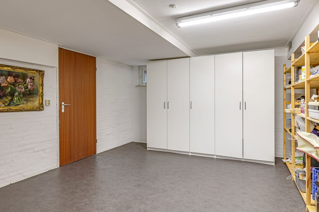 Photo 32 of Warnersstraat 4