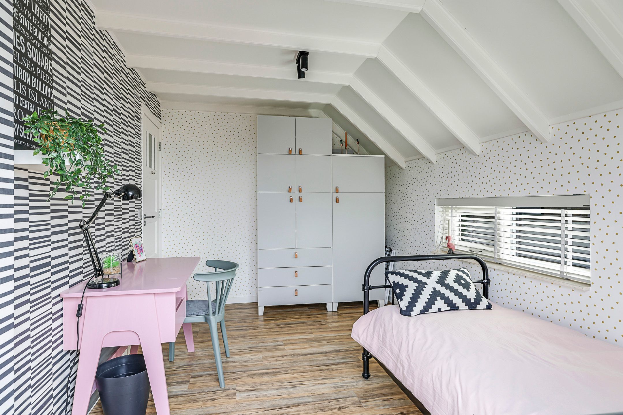 Photo 48 of Warnersstraat 4