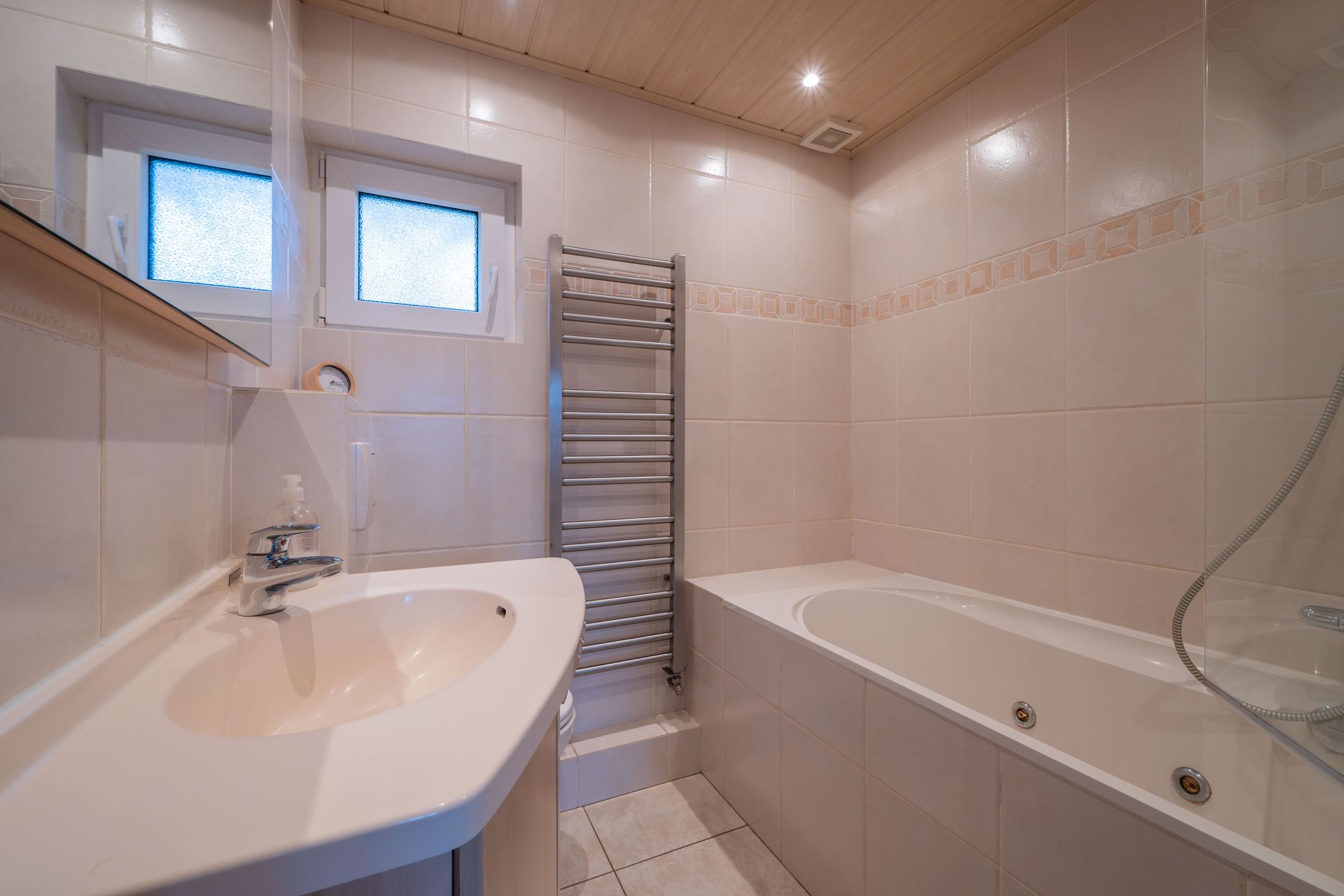 Spacious Extended Family Home with South-Facing Garden in Quiet Sevenum Neighborhood — 30