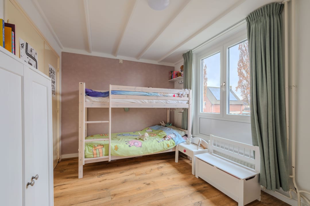 Spacious Extended Family Home with South-Facing Garden in Quiet Sevenum Neighborhood — 28