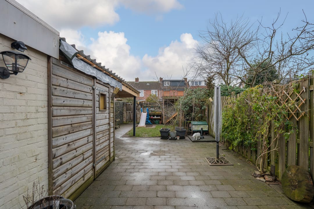 Spacious Extended Family Home with South-Facing Garden in Quiet Sevenum Neighborhood — 31