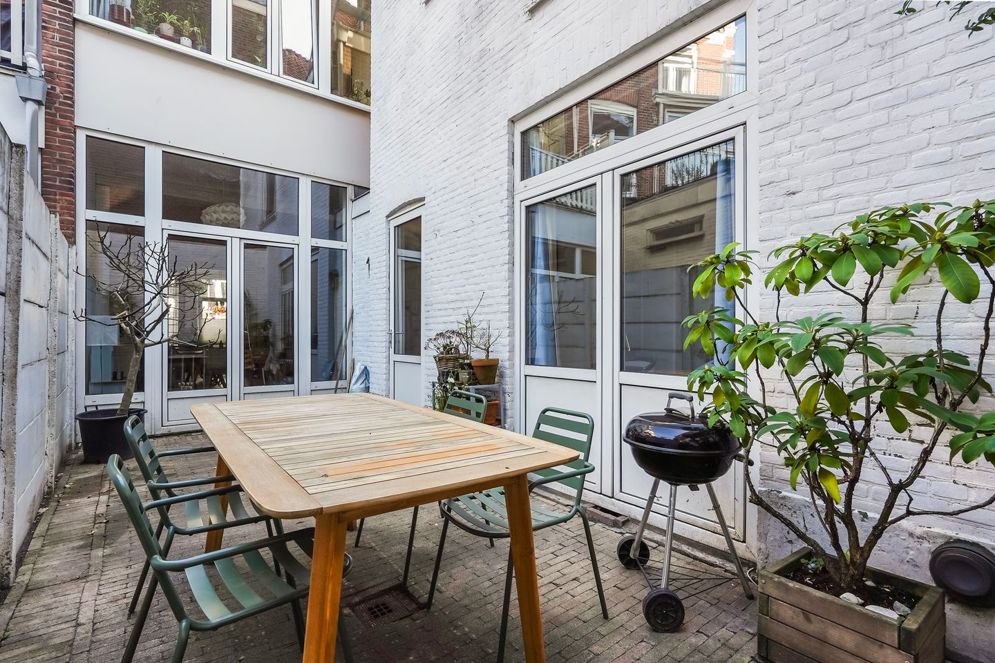Charming 4-Room Ground Floor Apartment with Authentic Details and Southwest Garden — 19