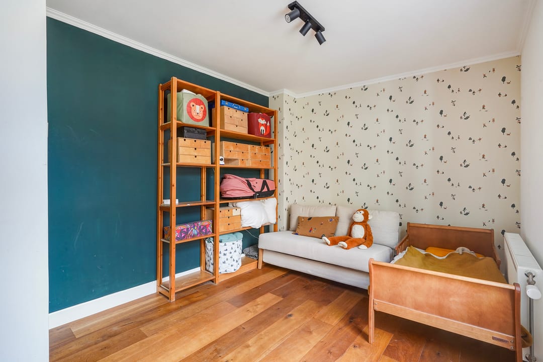 Charming 4-Room Ground Floor Apartment with Authentic Details and Southwest Garden — 32
