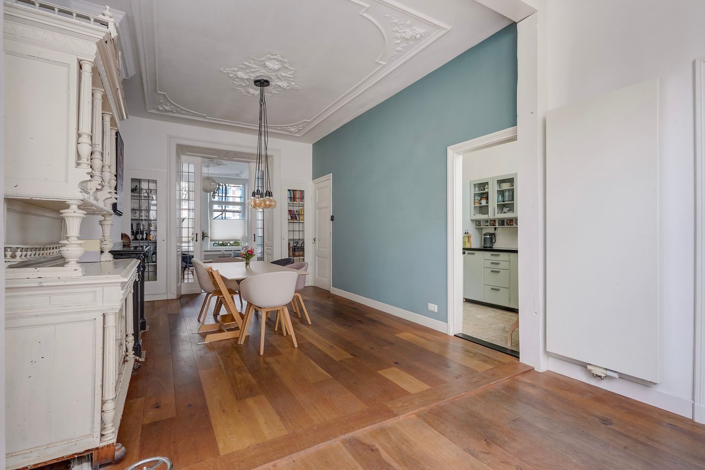 Charming 4-Room Ground Floor Apartment with Authentic Details and Southwest Garden — 20