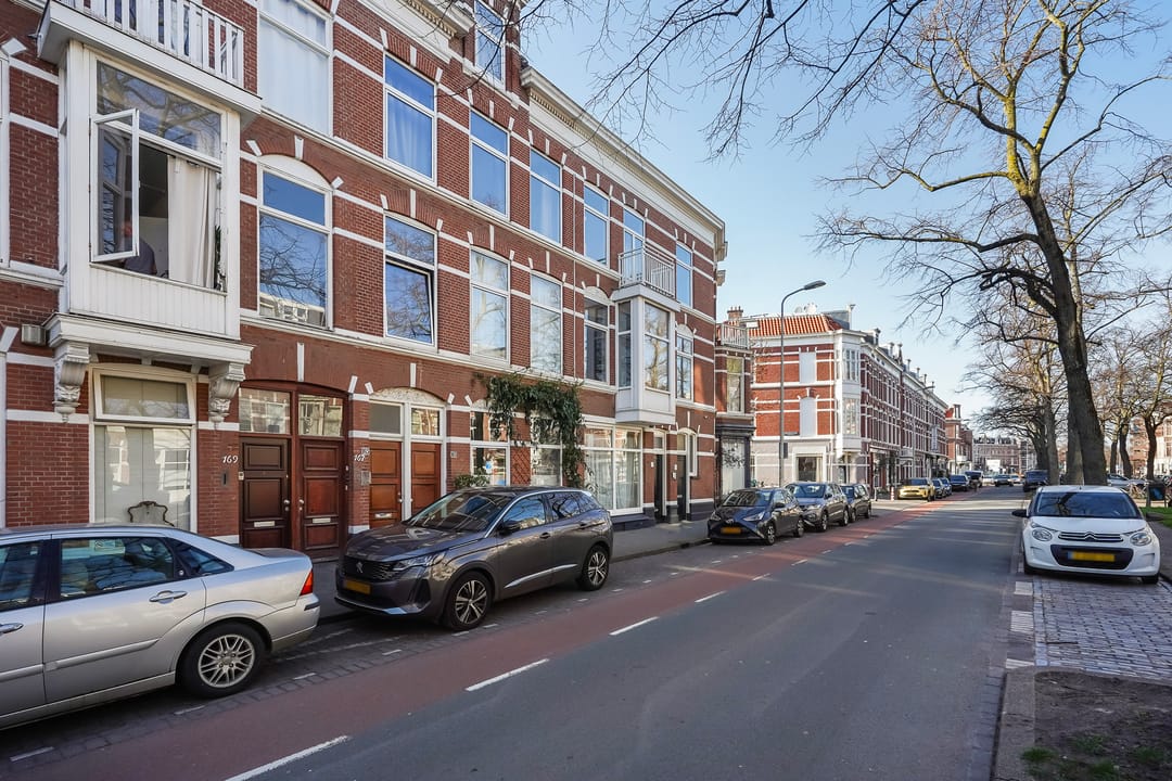 Charming 4-Room Ground Floor Apartment with Authentic Details and Southwest Garden — 43