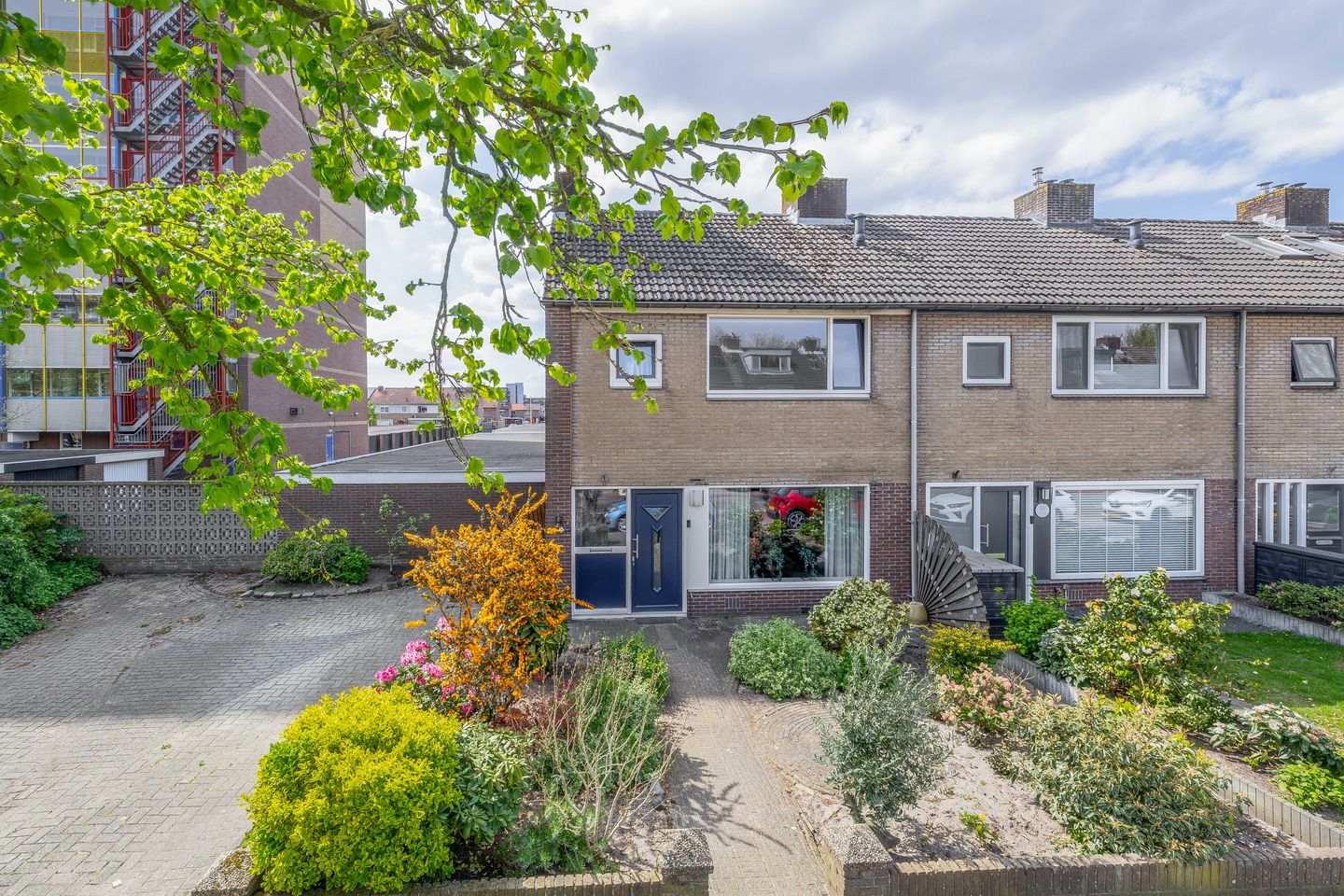 Foto 29 van Alberdingk Thijmlaan 66-A