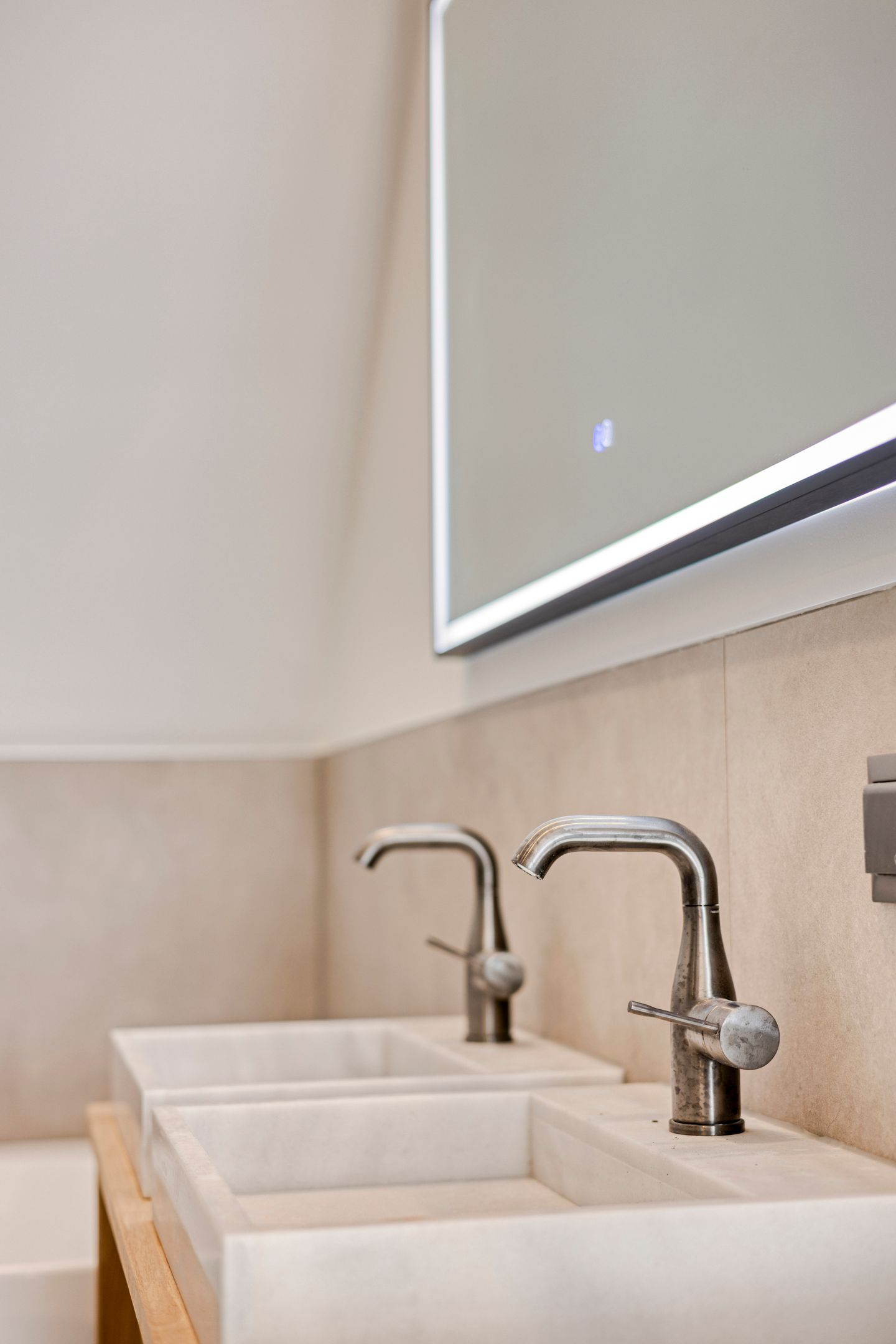 Photo 27 of Noordeinde 40-A