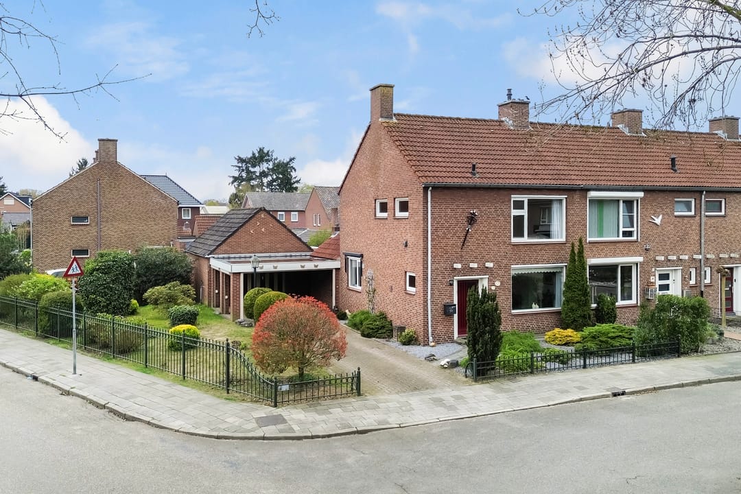 Photo 1 of Dr.Poelsstraat 31