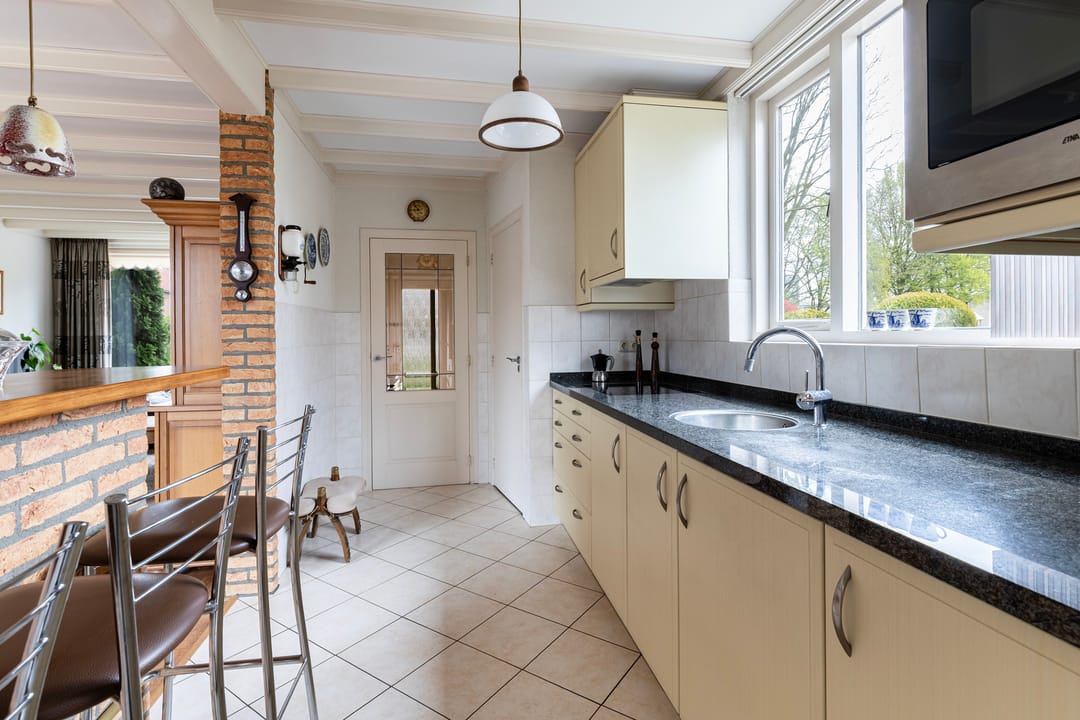 Photo 2 of Dr.Poelsstraat 31