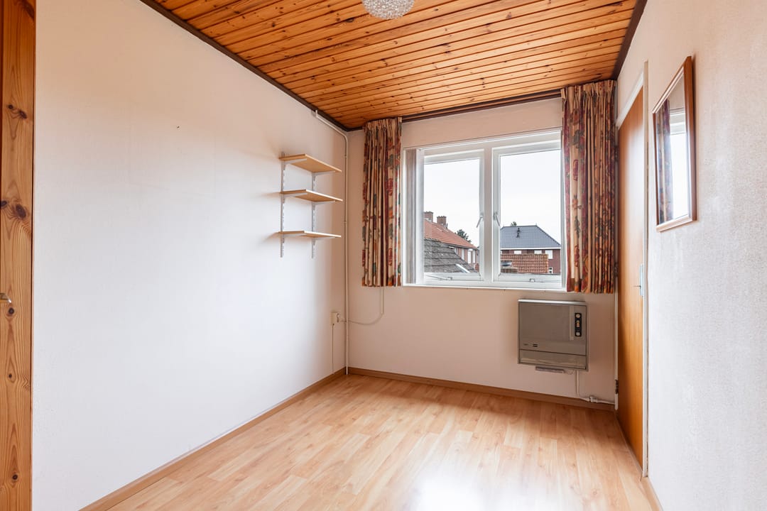 Photo 17 of Dr.Poelsstraat 31