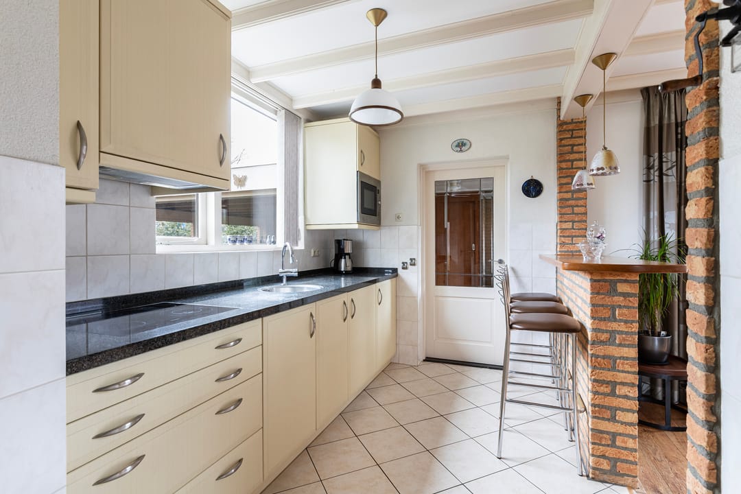 Photo 8 of Dr.Poelsstraat 31