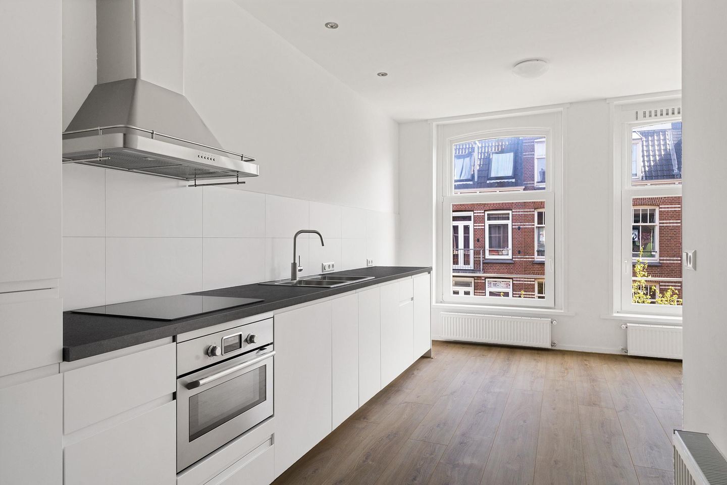 Photo 10 of Elisabeth Wolffstraat 86-3