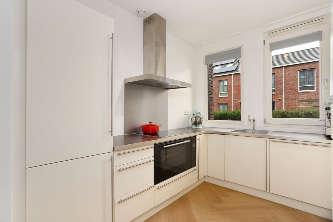 Photo 8 of Stuivingastraat 33