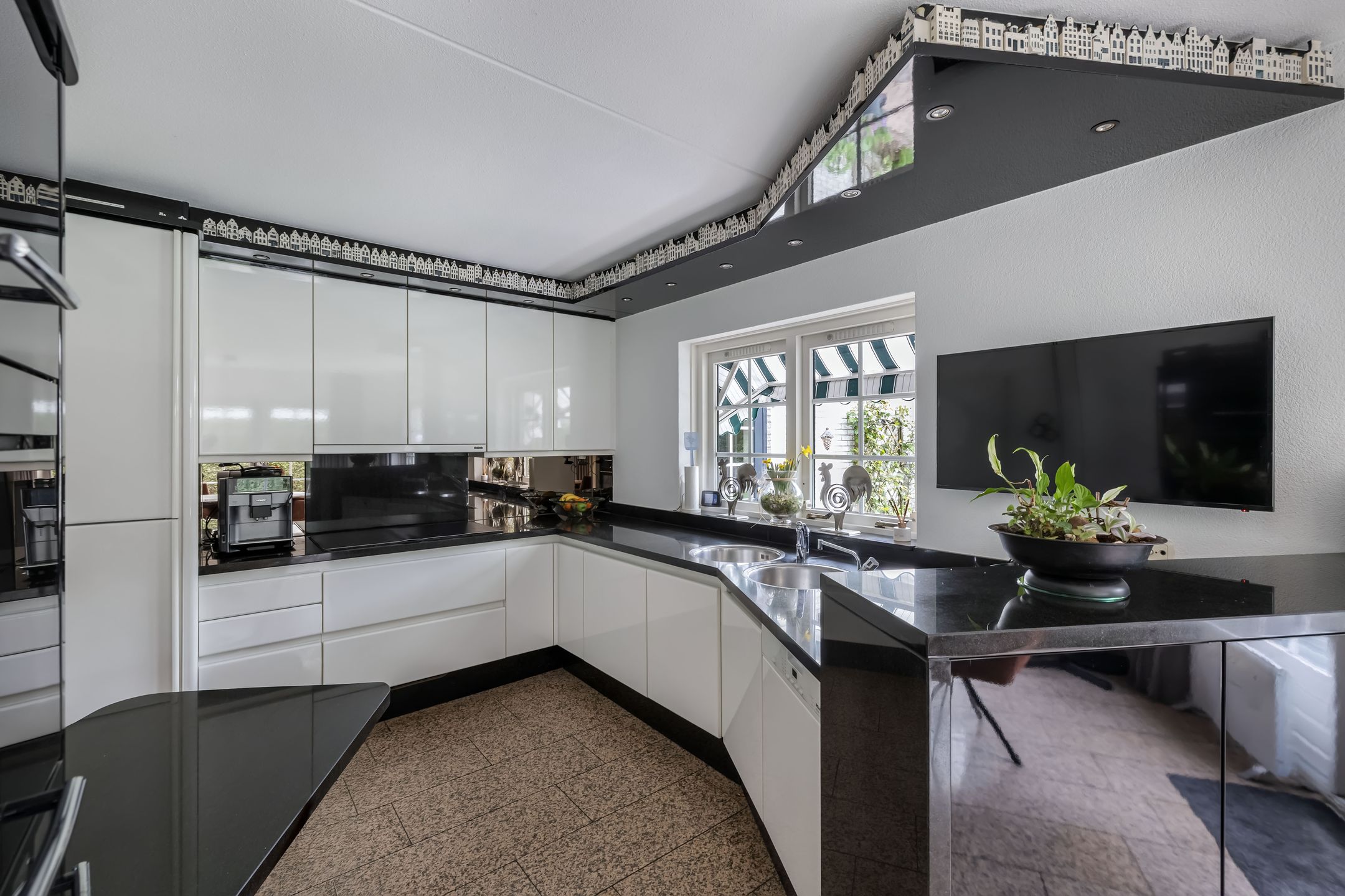 Foto 12 van Van Driellaan 11