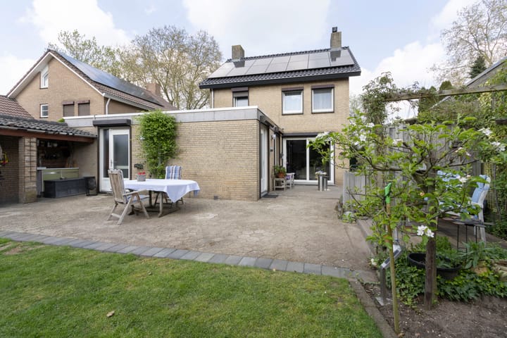 Photo 3 of Teune Smeedstraat 1