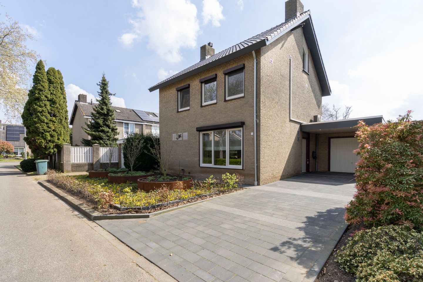 Photo 1 of Teune Smeedstraat 1