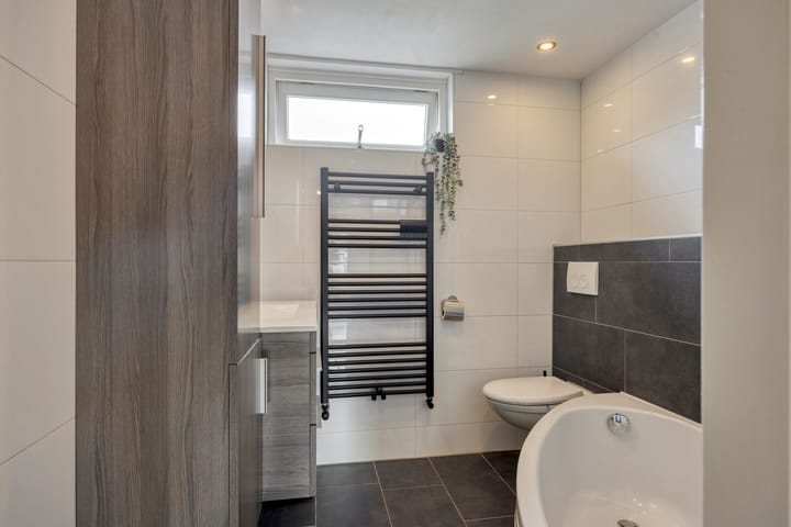 Photo 4 of Reiger 13