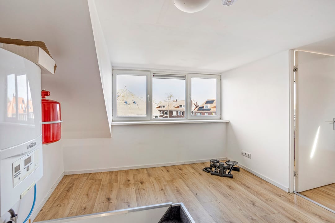 Photo 13 of Bredaseweg 36-A