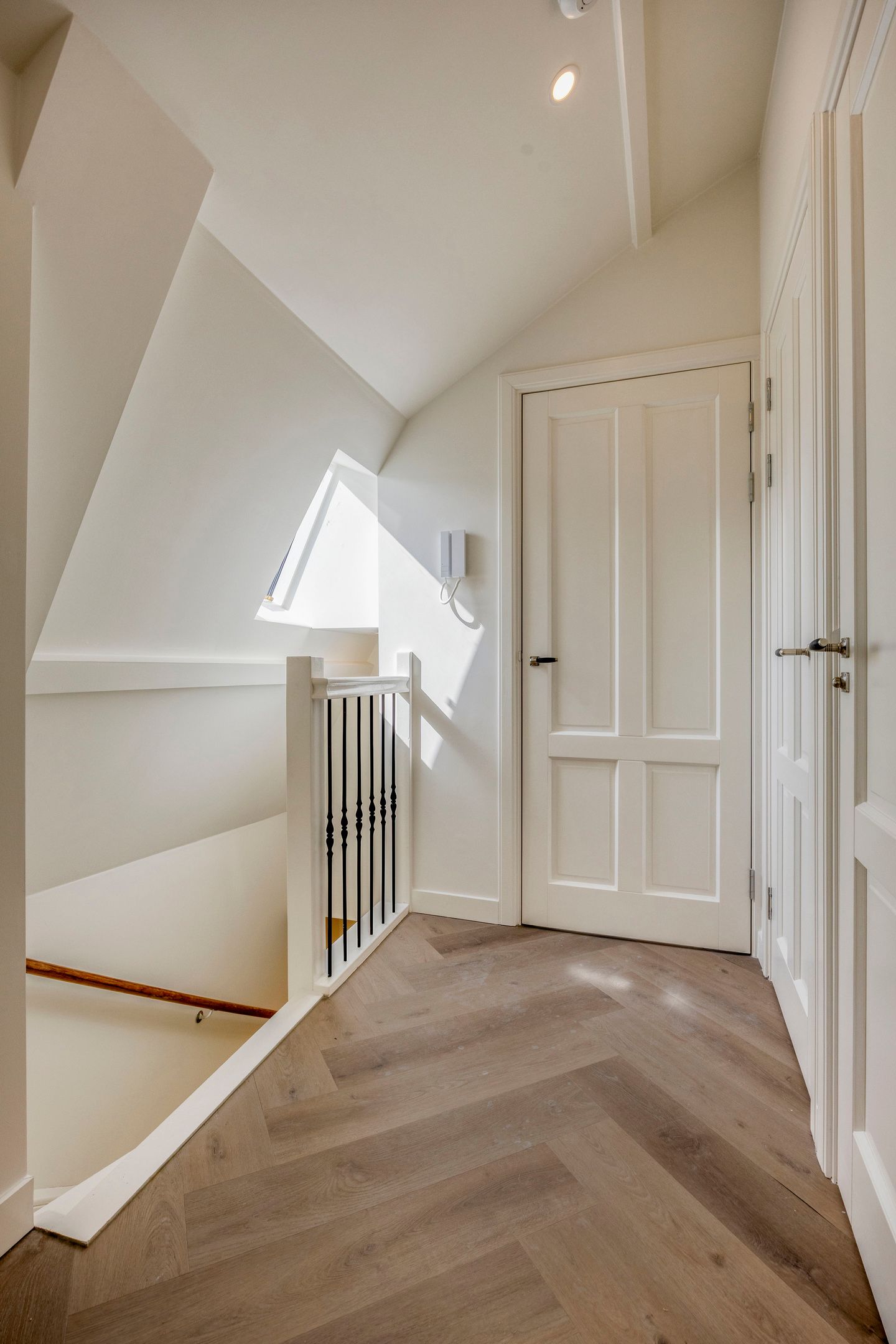 Foto 15 van Schoutenstraat 17-C