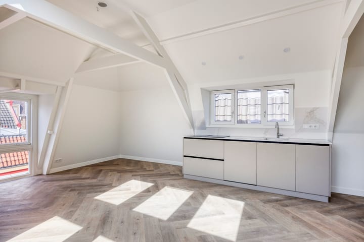 Photo 4 of Schoutenstraat 17-C