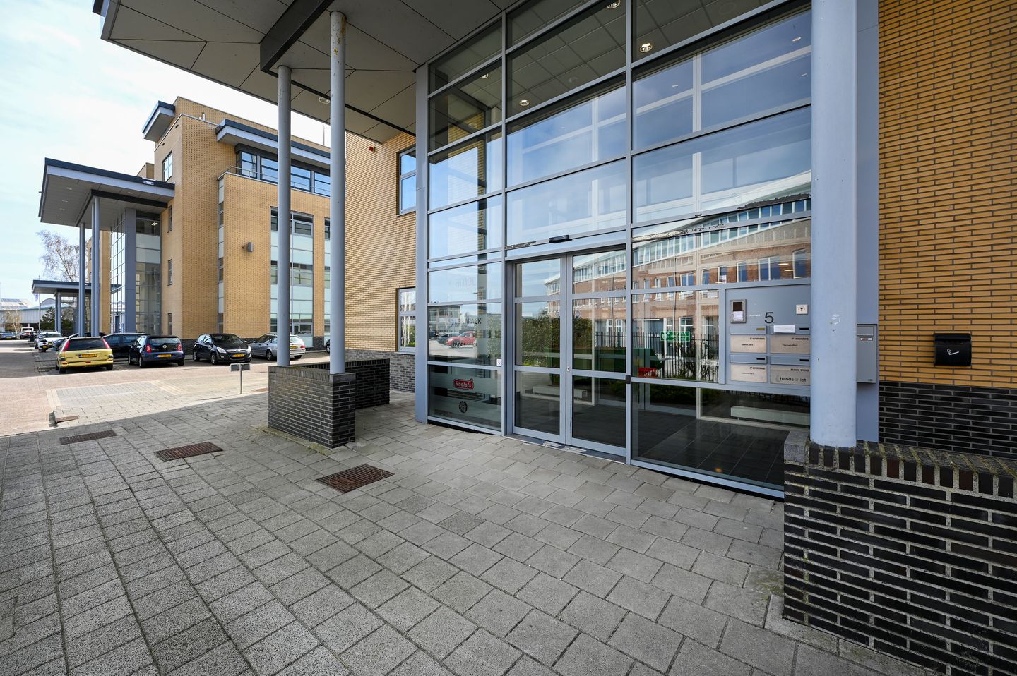 View photo 3 of Nesland 5-a