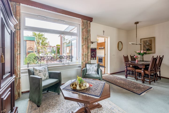 Photo 4 of Prinses Christinalaan 4