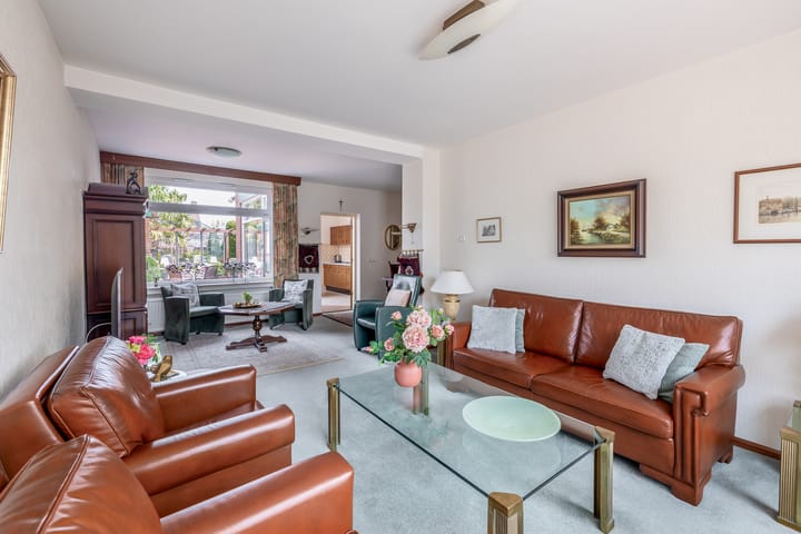 Photo 3 of Prinses Christinalaan 4