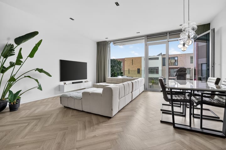 Photo 2 of Jan Tooropstraat 125