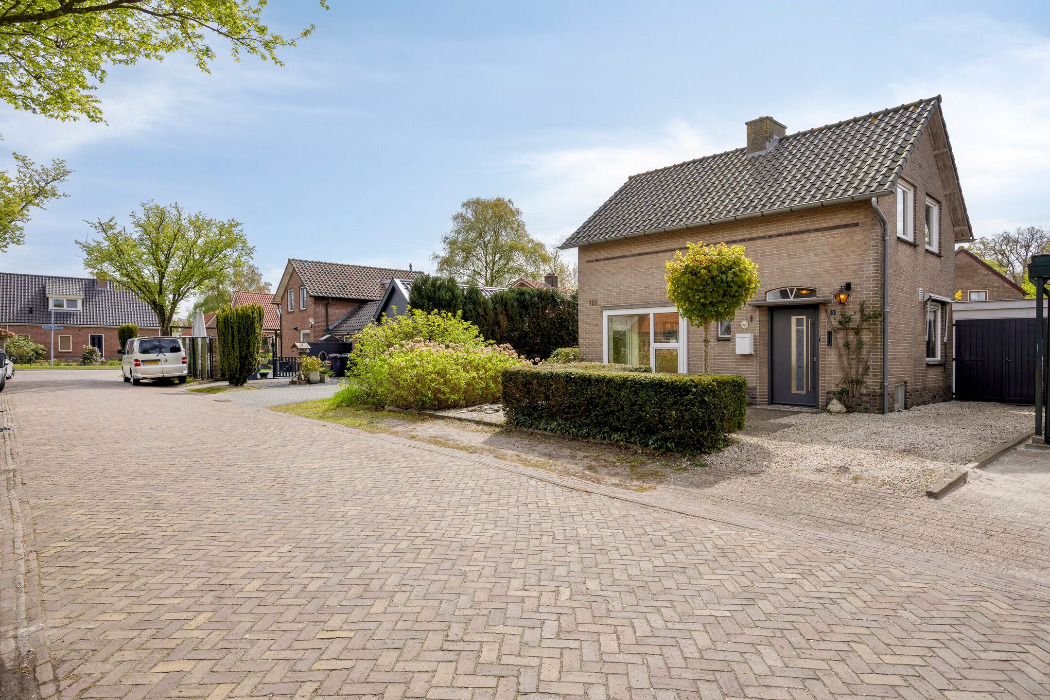 Photo 33 of Burgemeester Schade van Westrumlaan 1
