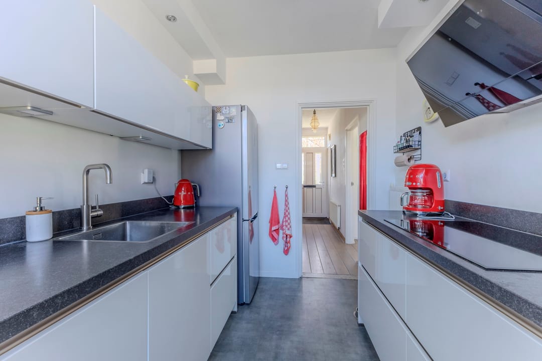 Spacious corner house with deep garden and free view in Heiloo — 8