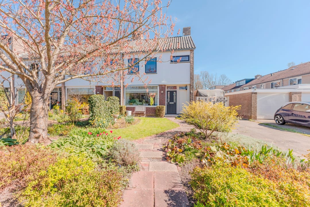 Spacious corner house with deep garden and free view in Heiloo — 28
