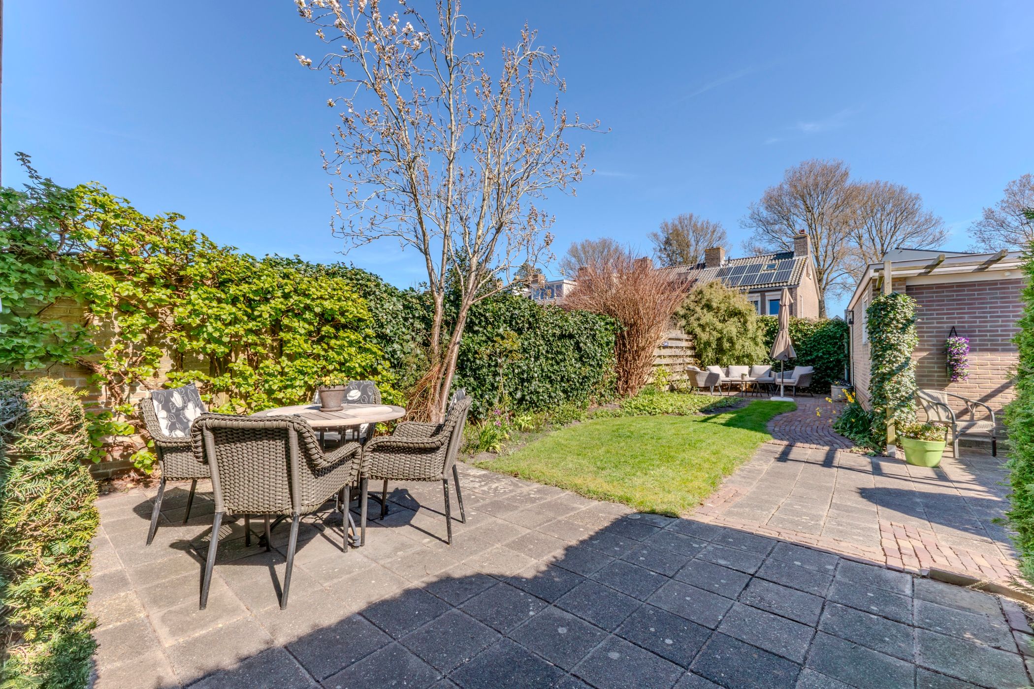 Spacious corner house with deep garden and free view in Heiloo — 24