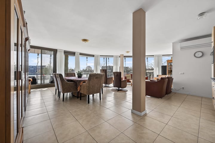 Photo 4 of Van Echtenskanaal NZ 608