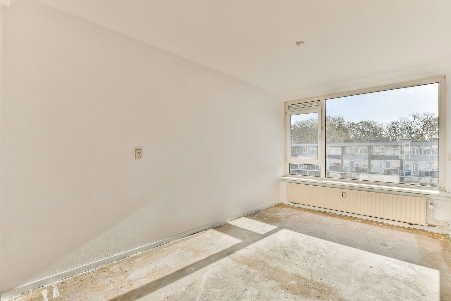 Photo 4 of Van Oldenbarneveltplein 44