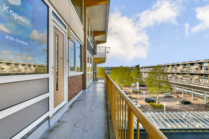 Appartement te koop: Van Oldenbarneveltplein 44, Dordrecht