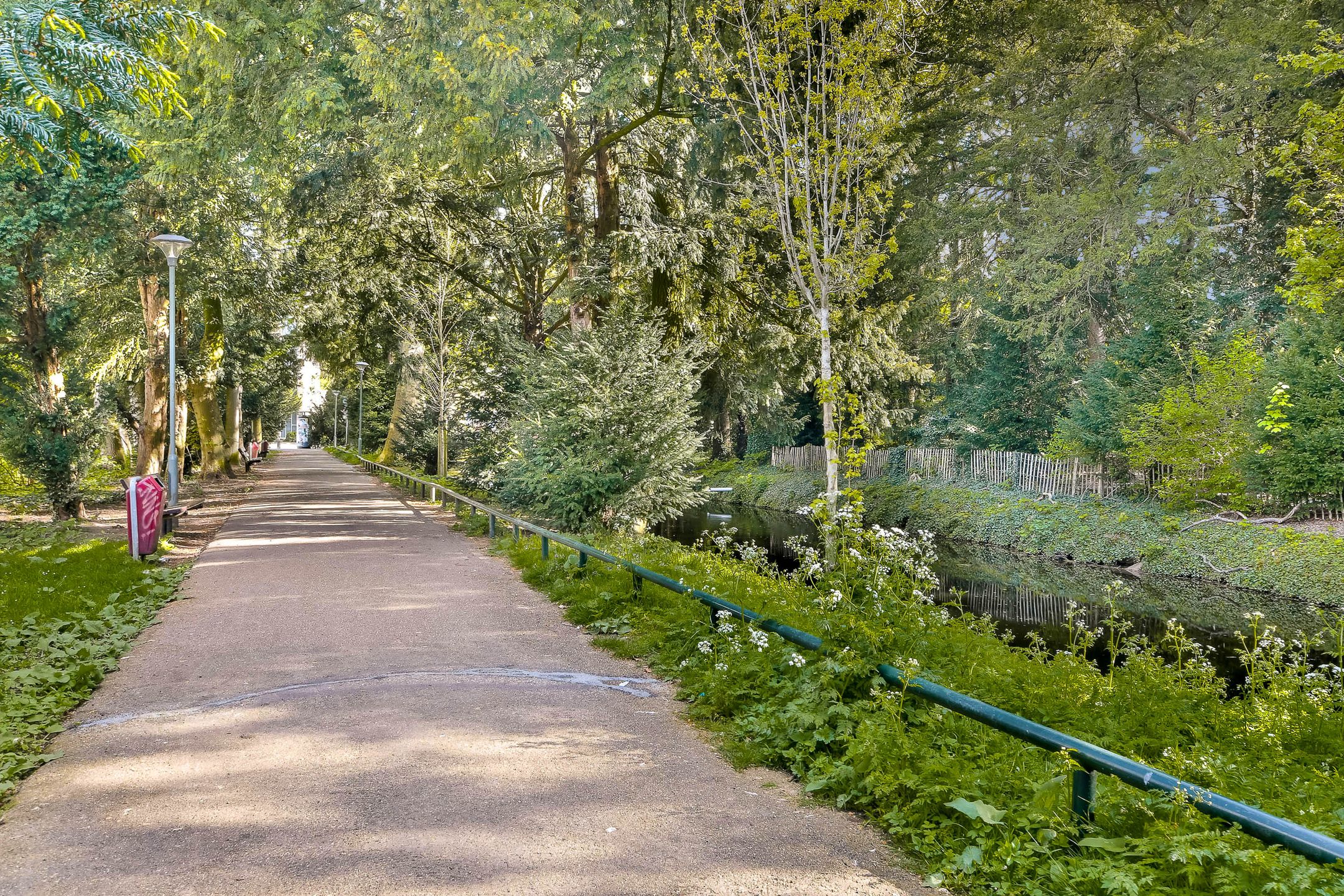 Photo 24 of Van Oldenbarneveltplein 44