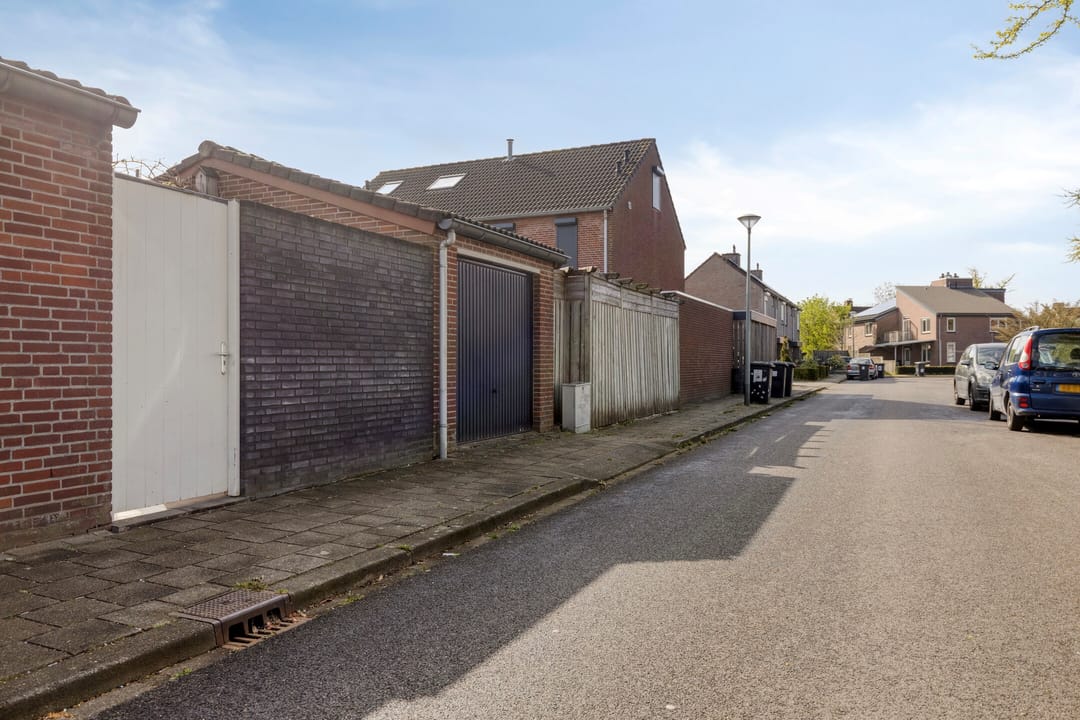 Foto 26 van van Myrlaerstraat 13