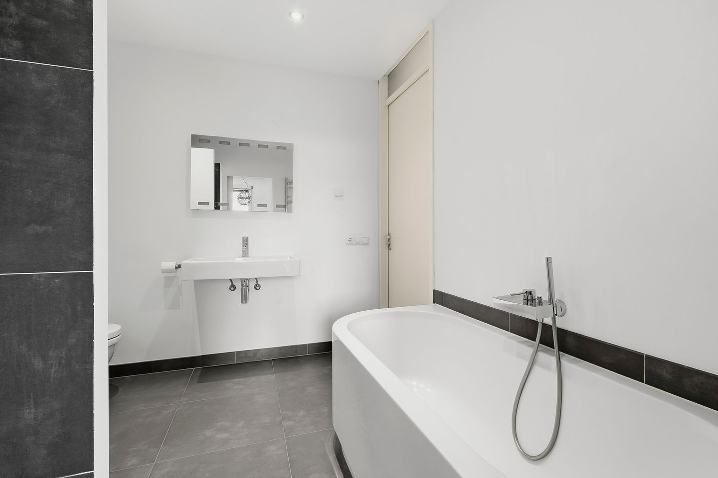 Foto 35 van Loes van Marlestraat 9